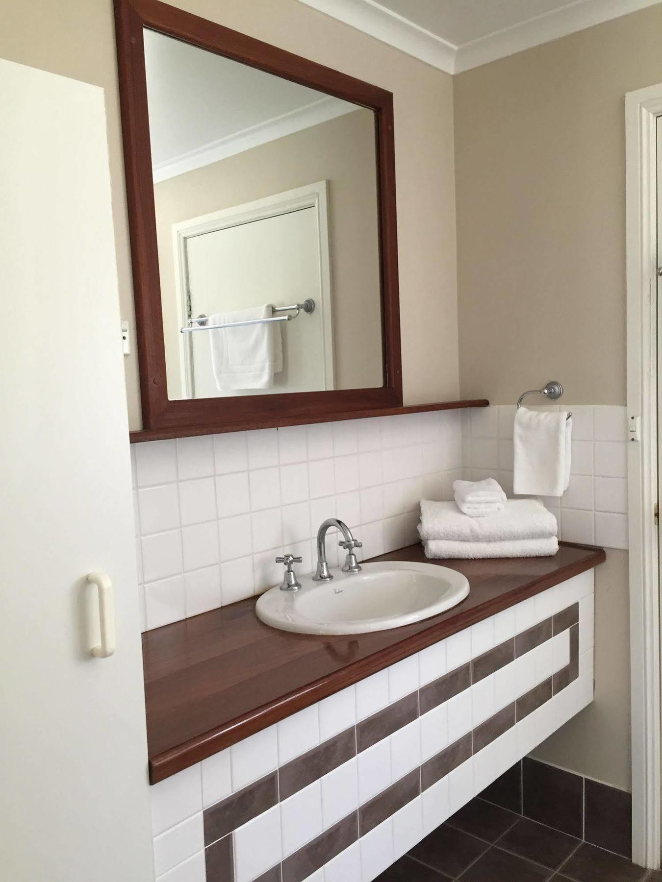 Pokolbin Cottages Lodge *